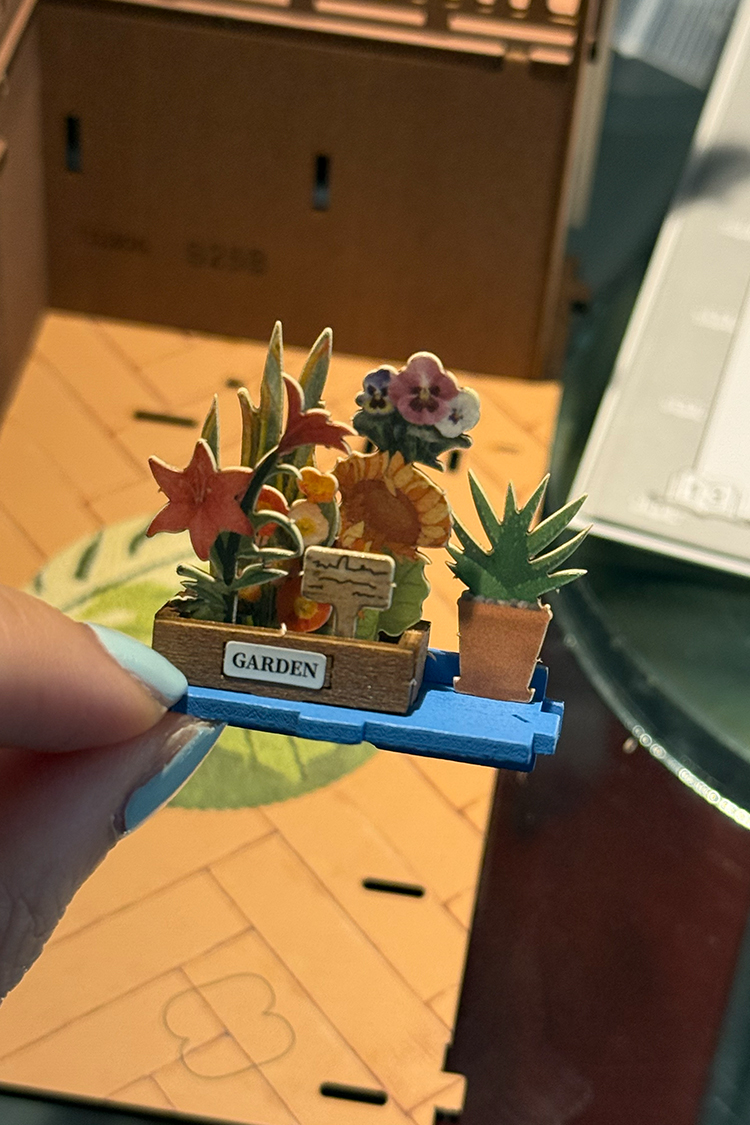 CookieChan_ModelAssembling_Garden2
